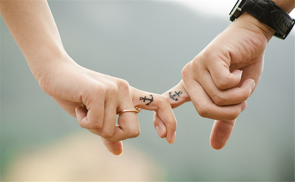 「2018-09-09」It's an amazing feeling to realize how one person who was once just a stranger suddenly meant the world to you.美图壁纸