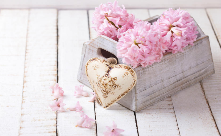 「2019-02-24」A mother's love makes a child feel: the arrival of the world is beautiful; mother's love in the child gradually instill the love of life, and not just hope alive.美图壁纸