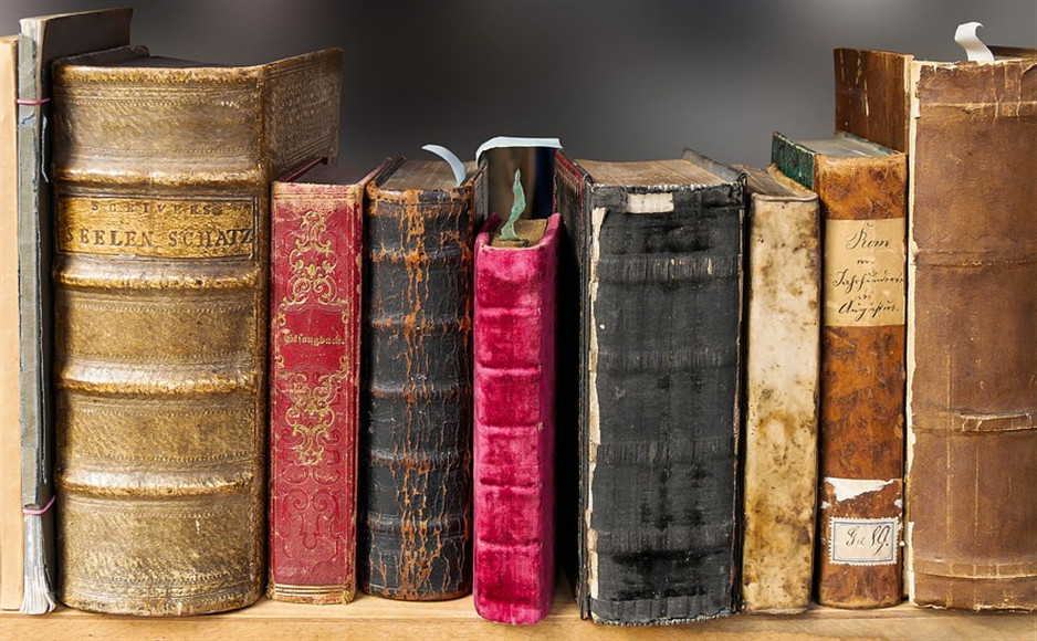 「2019-08-23」If a man empties his purse into his head, no man can take it away from him. An investment in knowledge always pays the best interest.美图壁纸